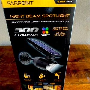 COPY - COPY - Solar powered 300 linens night beam spotlight with light sensor m…